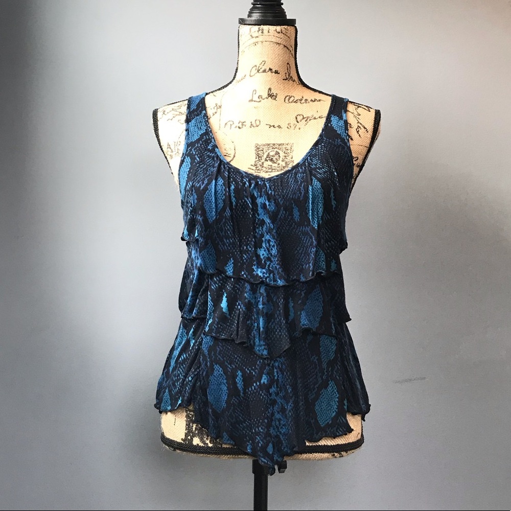 V-Neck Sleeveless Blouse! ❤️